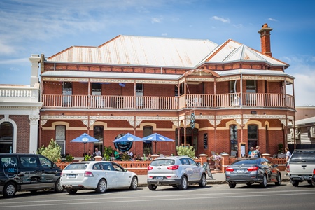 The 7 Best Cafes in Queenscliff for a Relaxing Coffee Experience